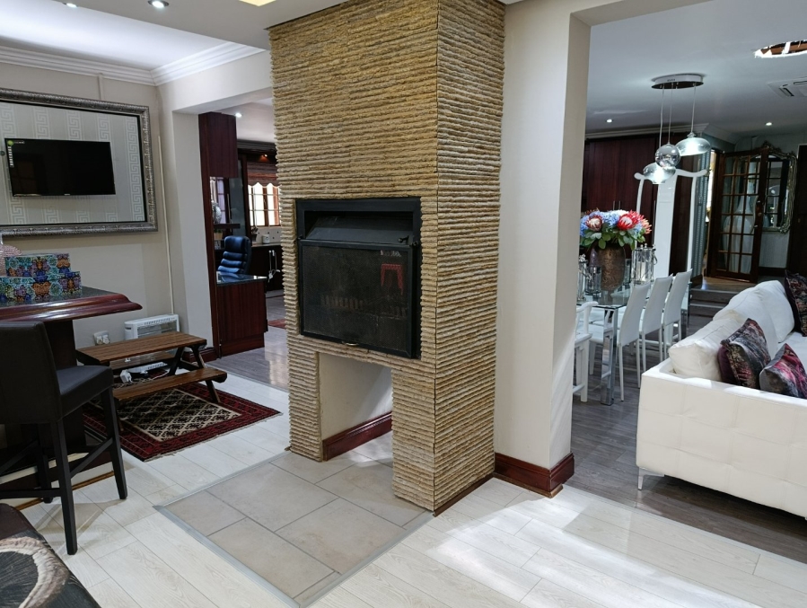 5 Bedroom Property for Sale in Heuwelsig Free State
